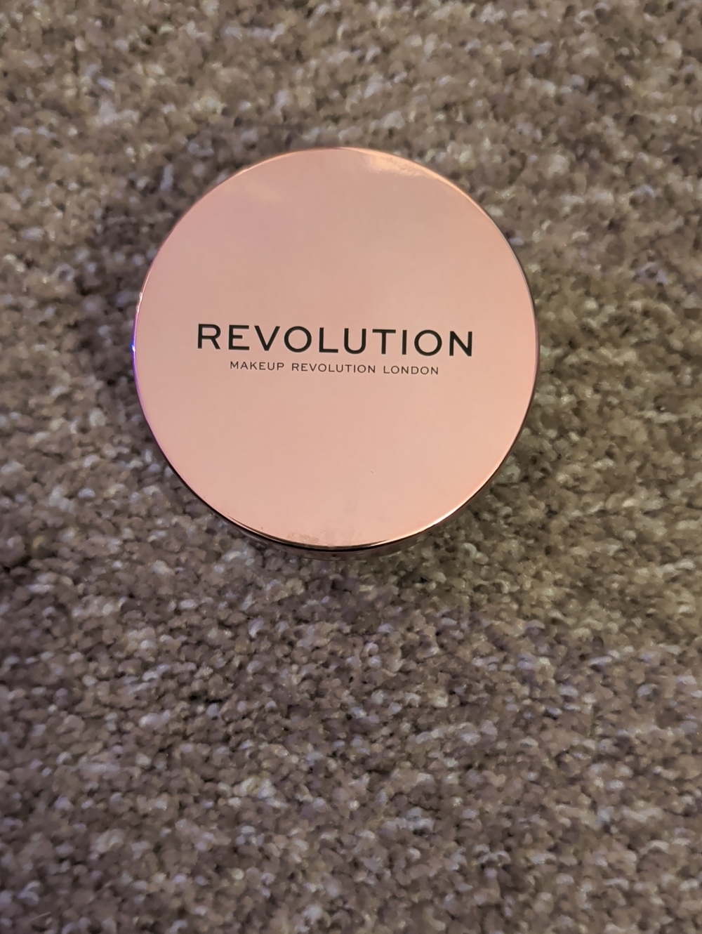 Revolution Compact Setting Powder Deep Honey